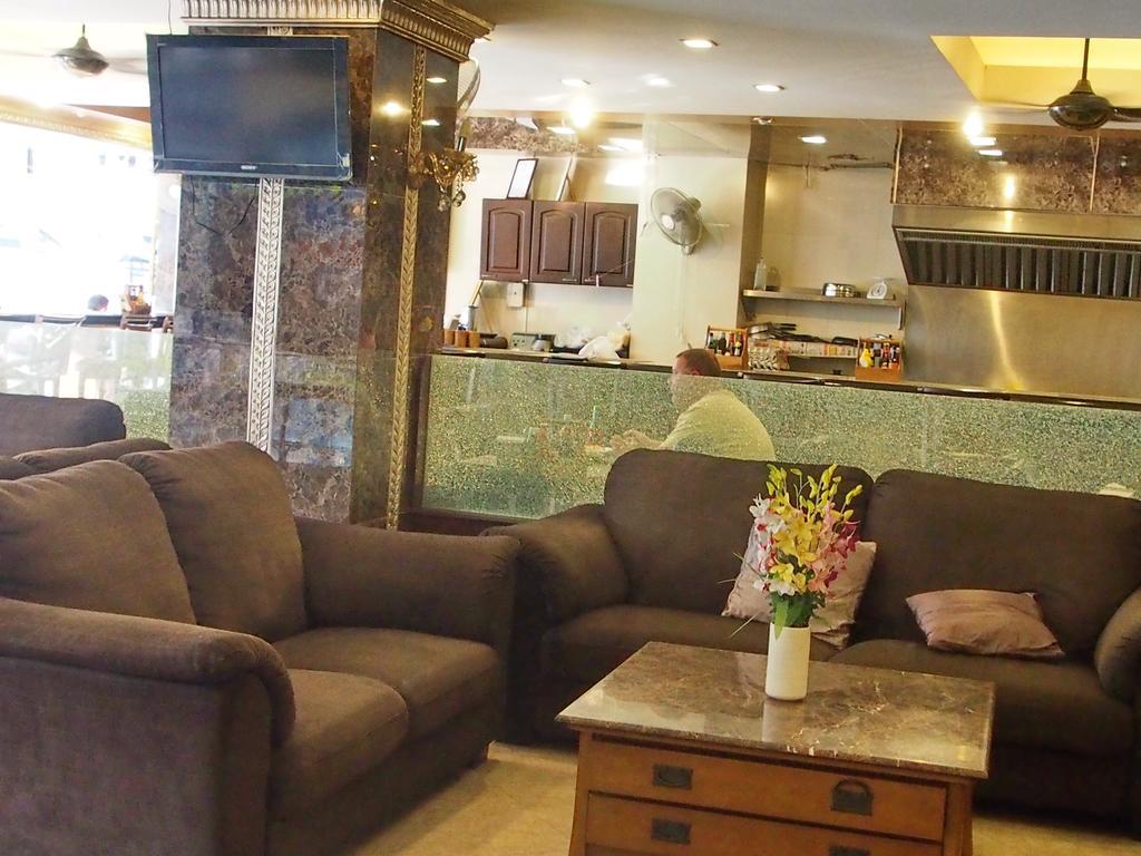 Maleez Lodge Паттая Екстер'єр фото